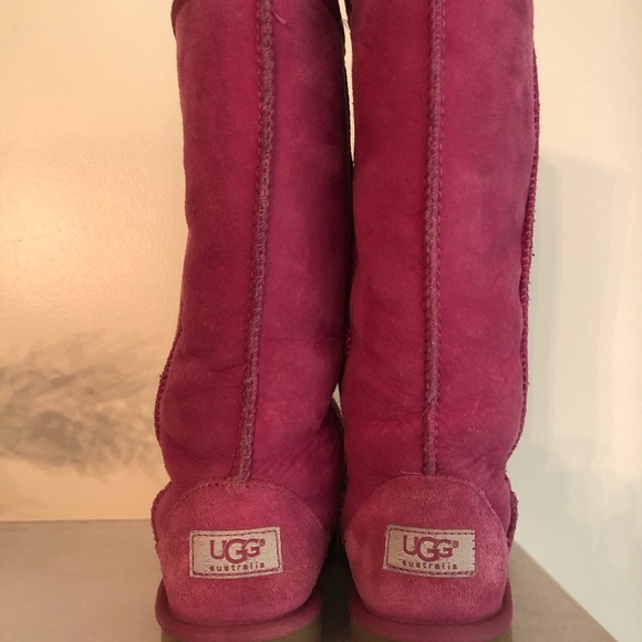 UGG Tall Classic 4.0 - Picture 8 of 8